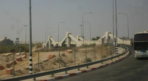 الأمن: إغلاق جسر الملك حسين من الطرف الآخر الأربعاء