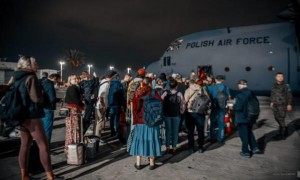 10 دول تبدأ إجلاء رعاياها من كيان الإحتلال (أسماء)