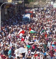 آلاف الأردنيين يحتجون أمام المسجد الحسيني