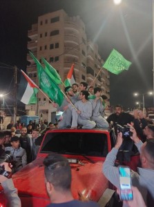 قطر: استكمال لم شمل الدفعة الأولى من الأسرى المحررين مع عائلاتهم