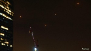 فيديو.. لحظات هبوط طائرة ركاب أثناء قصف مطار تل أبيب