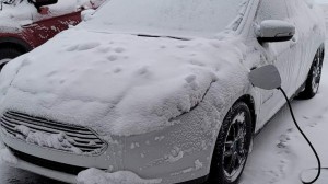 أبو رحمة: قدرة سيارات الكهرباء تنخفض في الشتاء ومياه الأمطار تسبب مشكلات