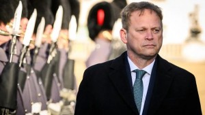 بريطانيا تحذر إيران من نفاد الصبر تجاه الحوثيين