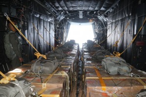 مشاركة أميركا في الإنزال الجوي الأردني تؤكد تفكيك الدعم الدولي الممنوح لإسرائيل