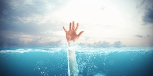 الأمن يحذر من حوادث الغرق نتيجة السباحة بالأماكن غير المخصصة