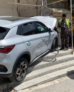 "لطف الله" يحول دون كارثة لسيارة كهربائية في سحاب