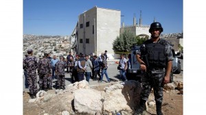 الأمن يكشف تفاصيل العثور على جزء من جثة في منطقة سلحوب ويُلقي القبض على الجاني