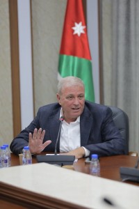 النائب خميس عطية يقدم مقترحاً لتجديد السيارات القديمة التي بلغ عمرها 10 سنوات