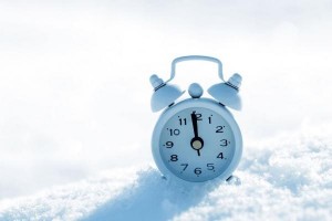 المناخ النيابية تطالب بالعودة إلى التوقيت الشتوي .. وترفع توصية للحكومة