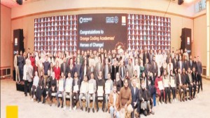 بالفيديو ... مراكز أورنج الرقمية تحتفل بتخريج طلاب أكاديمية البرمجة