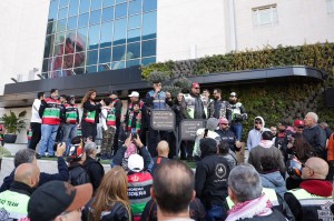 بالصور - زين تحتفل بالذكرى 63 لميلاد جلالة الملك بمسيرة دراجات ضخمة