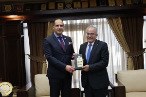 الأهلية تستقبل وفداً من جامعة عجمان الإماراتيّة