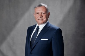 الملك يجري عملية بسيطة لمعالجة فتق جراحي في مدينة الحسين الطبية