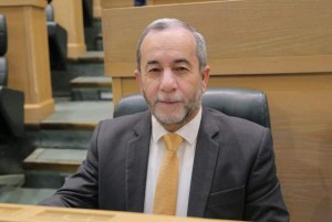 مشوقة يسأل الحكومة: لماذا رفعت وزارة الصحة الأجور الطبية