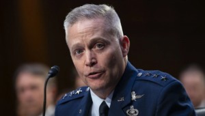 قرار مفاجئ من ترامب .. إقالة مدير وكالة الأمن القومي