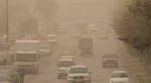 انخفاض ملموس على درجات الحرارة واستمرار الأجواء المغبرة وتحذيرات من تدني مدى الرؤية