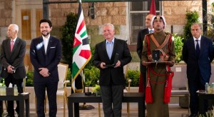 الملك ينعم على 114 شخصية بميداليات اليوبيل الفضي (أسماء)