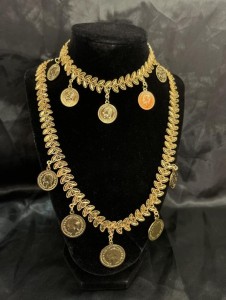 نقابة الحلي تحذر من شراء المسكوكات الذهبية غير المدموغة