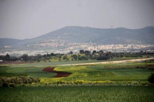 انخفاض على درجات الحرارة الخميس وانحسار الغبار تدريجياً ليلًا