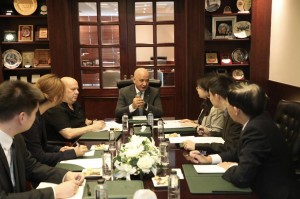 الحاج توفيق يدعو الشركات الصينية إلى الاستثمار في الأردن