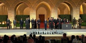 الملك ينعم بأوسمة ملكية على مؤسسات وشخصيات وطنية (اسماء)