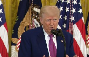 ترامب: الهجوم على إيران قوي ومحتمل