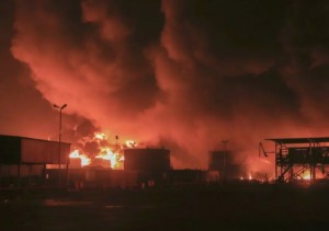 إسرائيل تشن هجومًا في اليمن وأنباء عن اغتيال رئيس أركان الحوثي