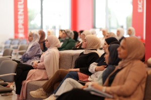 أكثر من 559 طالبة مستفيدة من البرنامج  زين تختتم النسخة الخامسة من برنامج المرأة في التكنولوجيا