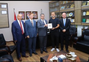 جامعة البترا تكرّم المدرب الوطني أحمد هايل قبيل توجهه إلى الكويت