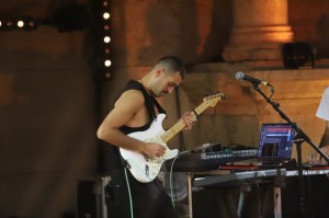 توت أرض السورية والتيار الفلسطينية تراقصان المسرح الشمالي في جرش