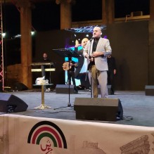 نايف أبو الزايد يُشعل المسرح الرئيسي بأمسية وطنية استثنائية