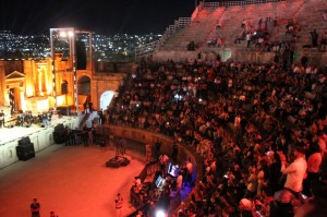 ملحم زين يُشعل جرش طرباً ويهدي الأردن أغنية وفاء في ختام ساحر