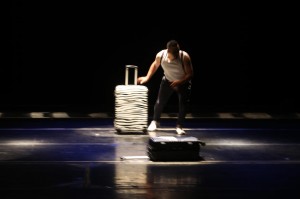 "إلى أين؟".. عرض ليبي يُجسّد القلق الوجودي ضمن مهرجان المونودراما العربي في جرش 39