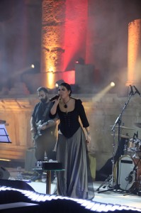 نويل خرمان والفنان الأخرس يطرزان المسرح الشمالي بالجمال في مهرجان