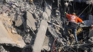 شهداء وجرحى بقصف إسرائيلي على مناطق عدة في قطاع غزة