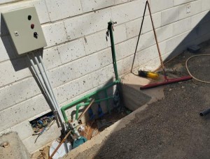 ضبط مصنع يعتدي على خط مياه ناقل ويسحب 120 م3 يوميا