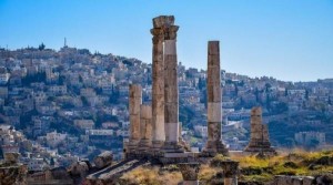 انخفاض درجات الحرارة نهاية الأسبوع وتحذير من الضباب ليلًا