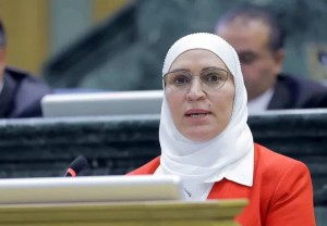 هالة الجراح ..سيدة الموقف