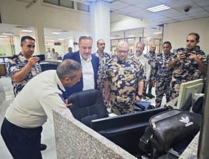 وزير المالية: أجهزة الفحص الجمركي لاتشكل خطرًا على صحة السائقين