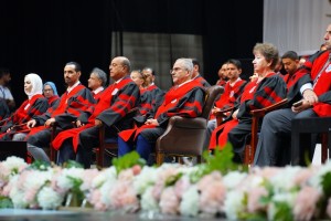 بالصور .. أ.د.حمدان يرعى احتفال عمان الاهلية لليوم الثاني بتخريج طلبة الفصل الصيفي من الفوج 32