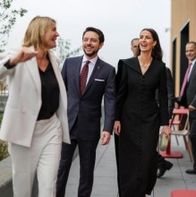 ولي العهد ينشر صوراً من "برنامج عمله" في فرنسا