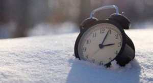 نائب يطالب بإجراء استفتاء شعبي حول إعادة التوقيت الشتوي