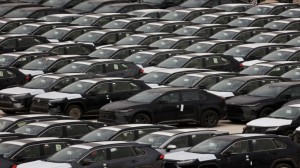 الجمارك: 43 ألف مركبة تم تخليصها بالمنطقة الحرة الزرقاء استعدادًا لقرار وقف السيارات غير المطابقة