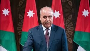 وزير التربية يطمئن على صحة معلمين وطلبة بعد تسرب مادة كيميائية في مدرسة خاصة بعمان