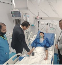 العجارمة يتفقد عدد من المصابين إثر تعرضهم لحالات ضيق تنفس من تسرب مادة كيميائية