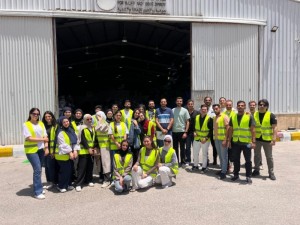 عمّان الأهليّة تنفذ حملة تطوعية لدعم بنك الملابس الخيري