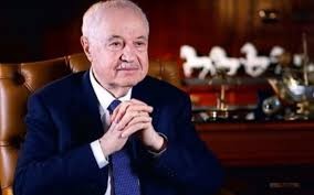 أبو غزالة:العطل الرسمية "رشوة" والراحة مضرة والتقاعد بداية الموت