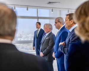 الملك يوجه الحكومة لتوسعة مركز سميح دروزة للأورام في مستشفيات البشير