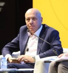 ضجيج حول جولات السفير