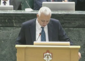 العموش: الحكومة قادرة على رفع الرواتب ويفضل تعويض المتقاعدين… ولن أصوت للموازنة